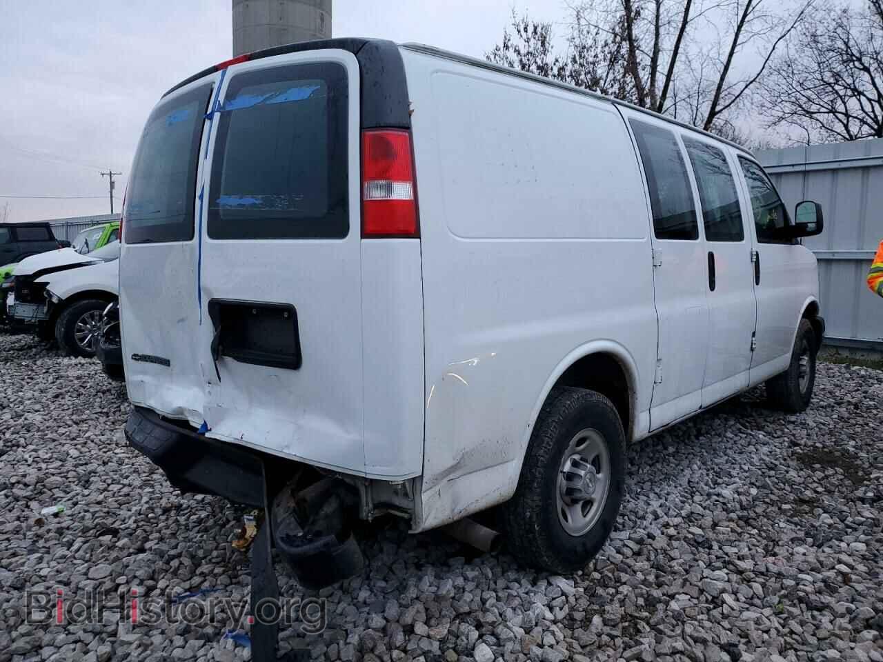 2017 CHEVROLET EXPRESS - VIN: 1GCWGAFF7H1111352 - Фото 3
