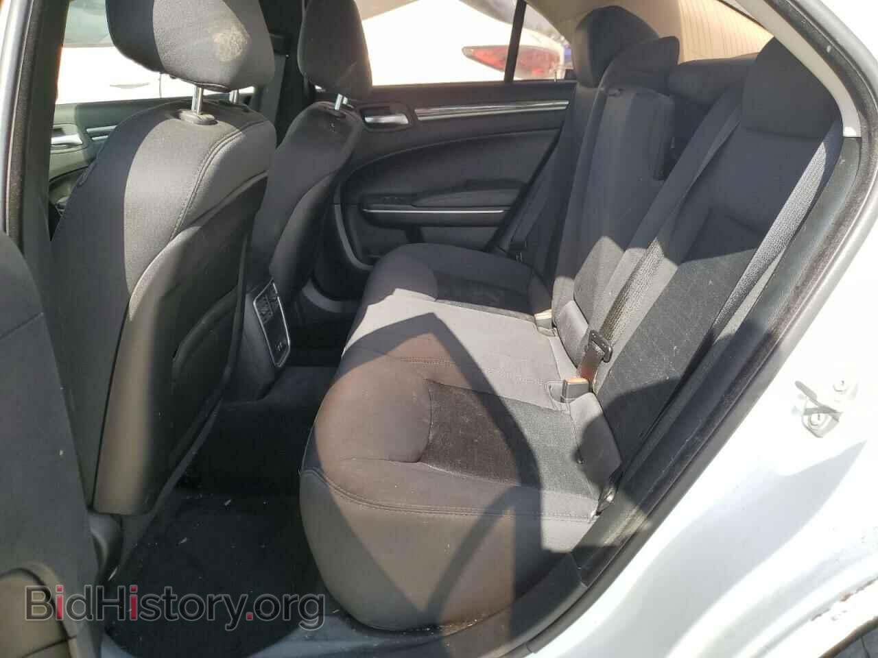 2019 CHRYSLER 300 - VIN: 2C3CCAAG5KH502608 - Фото 10