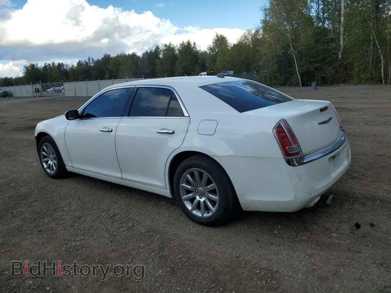 2013 CHRYSLER 300 - VIN: 2C3CCAET2DH697237 - Фото 2