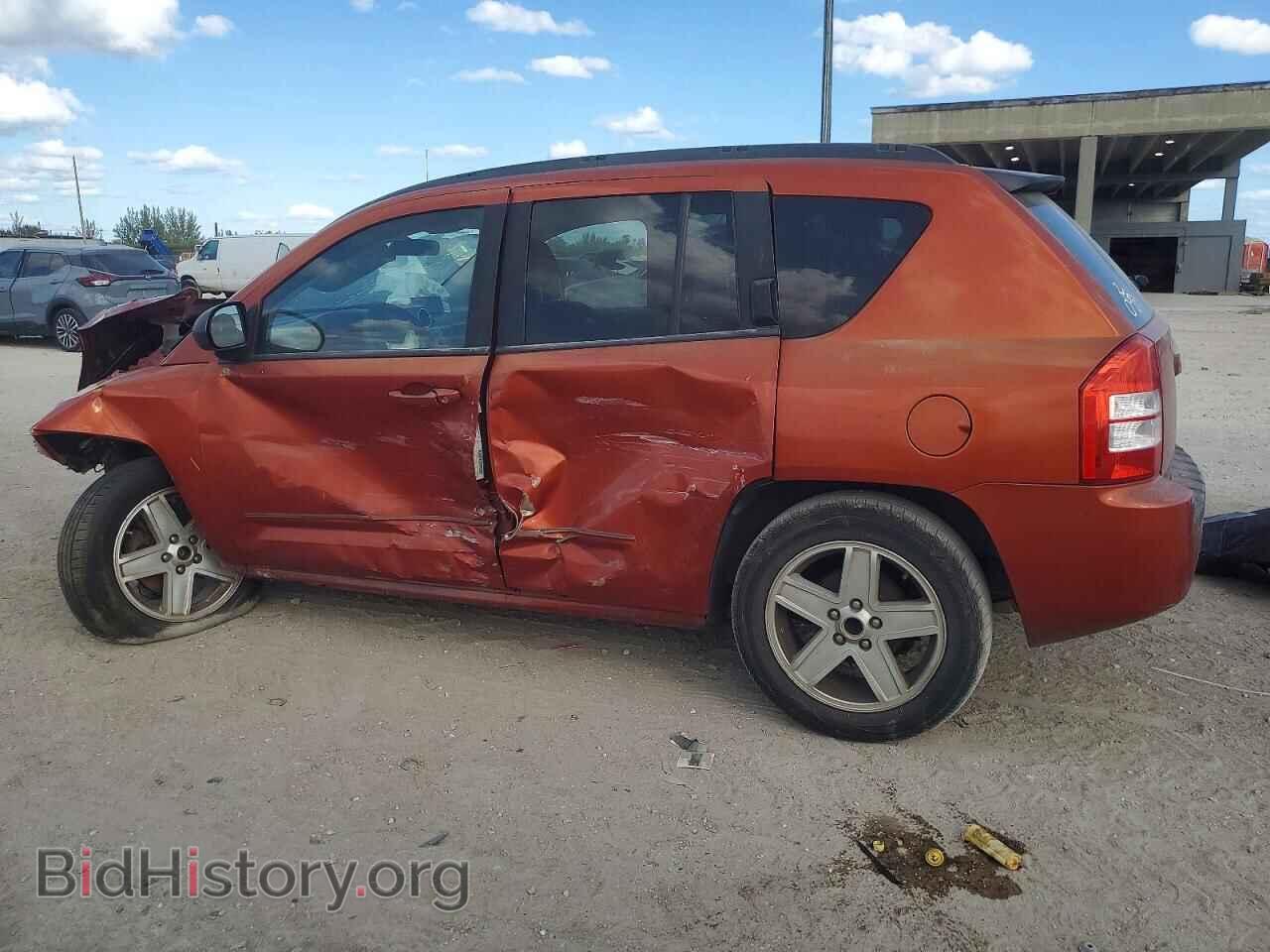 2010 JEEP COMPASS - VIN: 1J4NT4FB1AD612046 - Фото 2