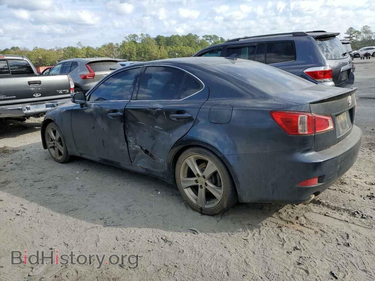 2011 LEXUS IS - VIN: JTHBF5C2XB2101490 - Photo 2