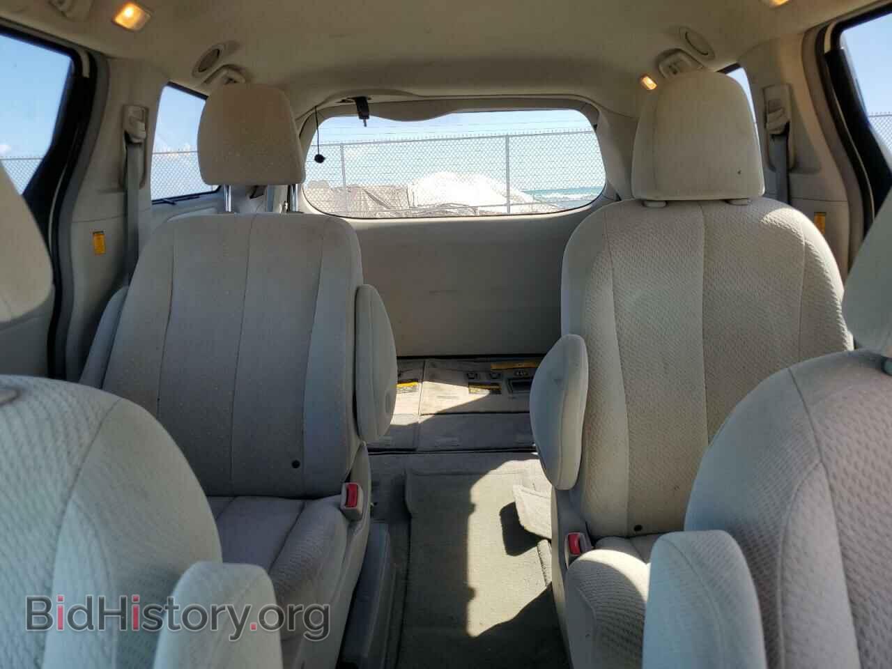 2011 TOYOTA All Models - VIN: 5TDKK3DC2BS060743 - Фото 10