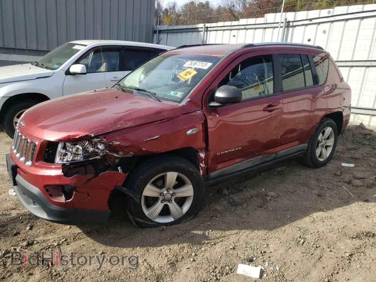 Photo 1J4NF1FB1BD136551 - JEEP COMPASS 2011