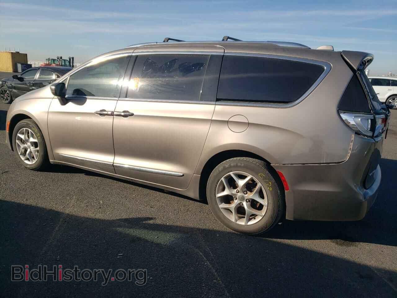 2017 CHRYSLER PACIFICA - VIN: 2C4RC1EG2HR585398 - Photo 2
