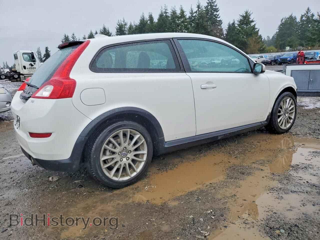 2011 VOLVO C30 - VIN: YV1672MK3B2209215 - Фото 3