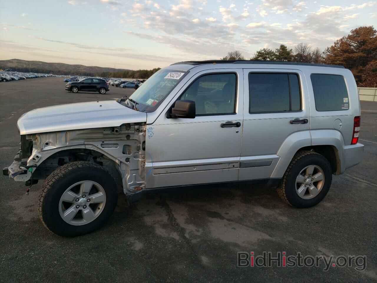 Photo 1J4PN2GK4AW136529 - JEEP LIBERTY 2010