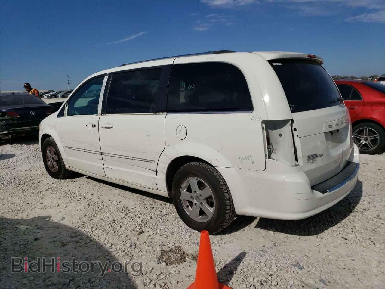 2011 DODGE CARAVAN - VIN: 2D4RN5DG7BR679337 - Фото 2