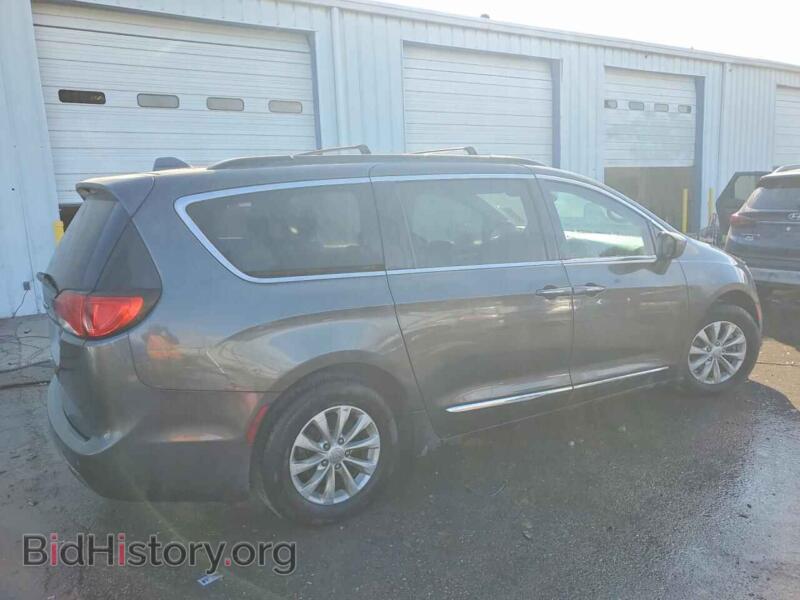 2017 Chrysler PACIFICA (VIN 2C4RC1BG1HR526332) — photo 3 of 15