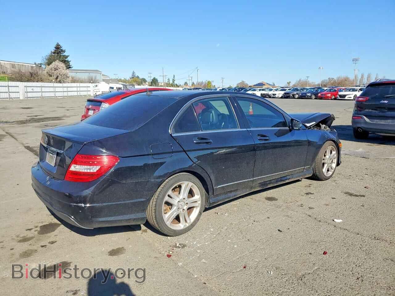 2013 MERCEDES-BENZ C-CLASS - VIN: WDDGF4HB7DA796570 - Фото 3