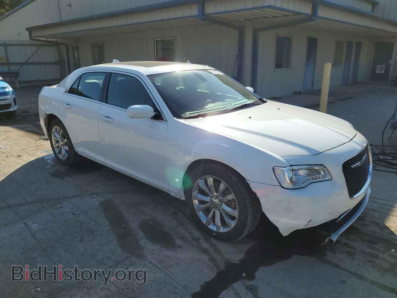 2017 CHRYSLER 300 - VIN: 2C3CCARG1HH647996 - Фото 4