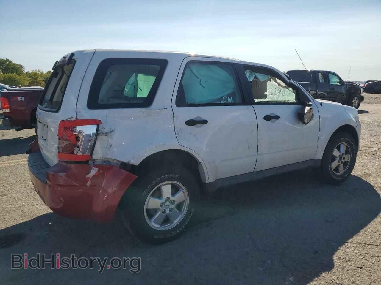 2011 FORD ESCAPE - VIN: 1FMCU9C71BKB73575 - Фото 3