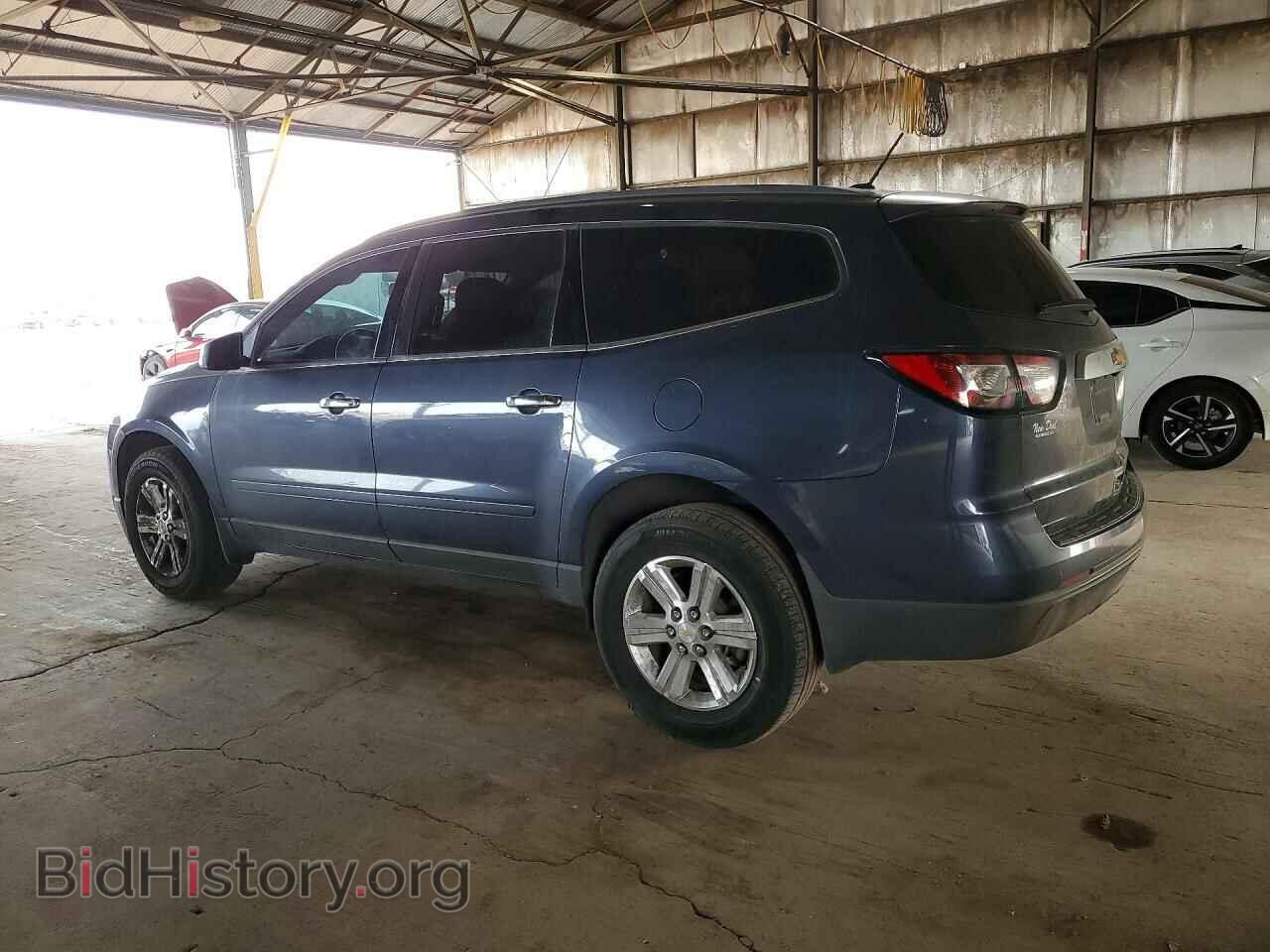 2013 CHEVROLET TRAVERSE - VIN: 1GNKRGKD5DJ225657 - Фото 2