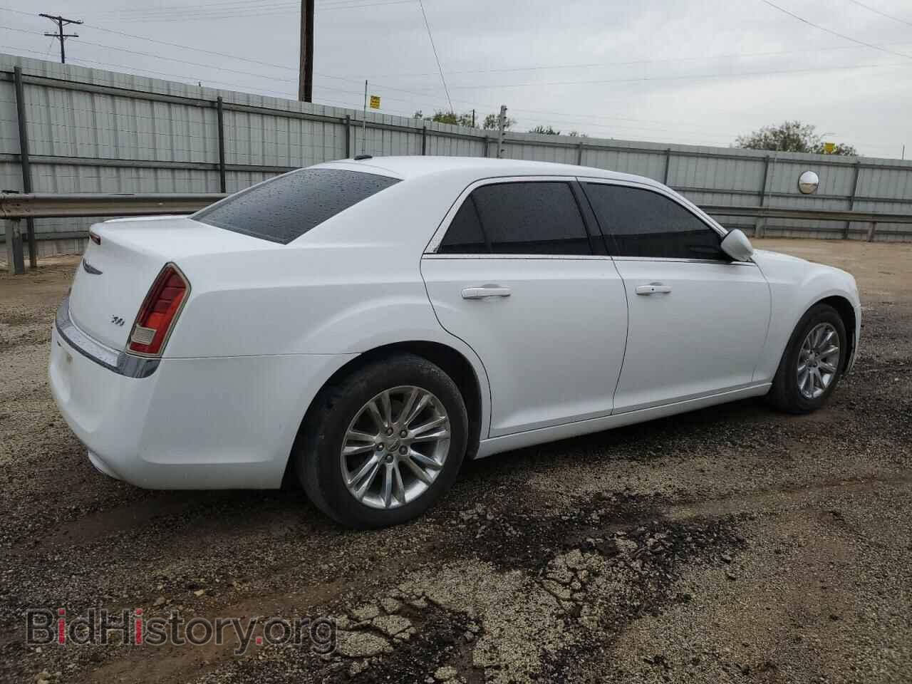 2013 CHRYSLER 300 - VIN: 2C3CCAAG2DH556449 - Фото 3