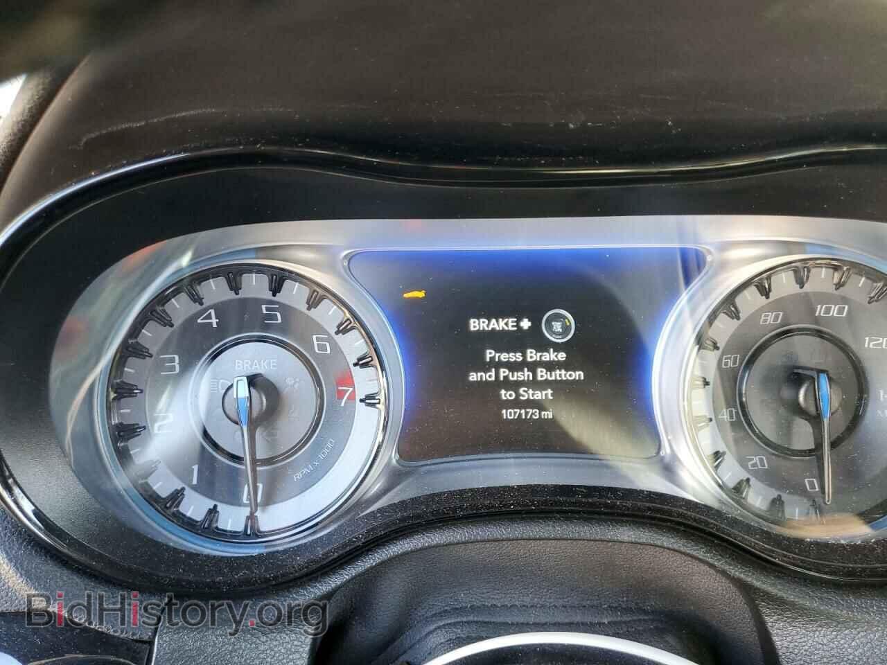 2018 CHRYSLER 300 - VIN: 2C3CCAGG5JH300065 - Фото 9