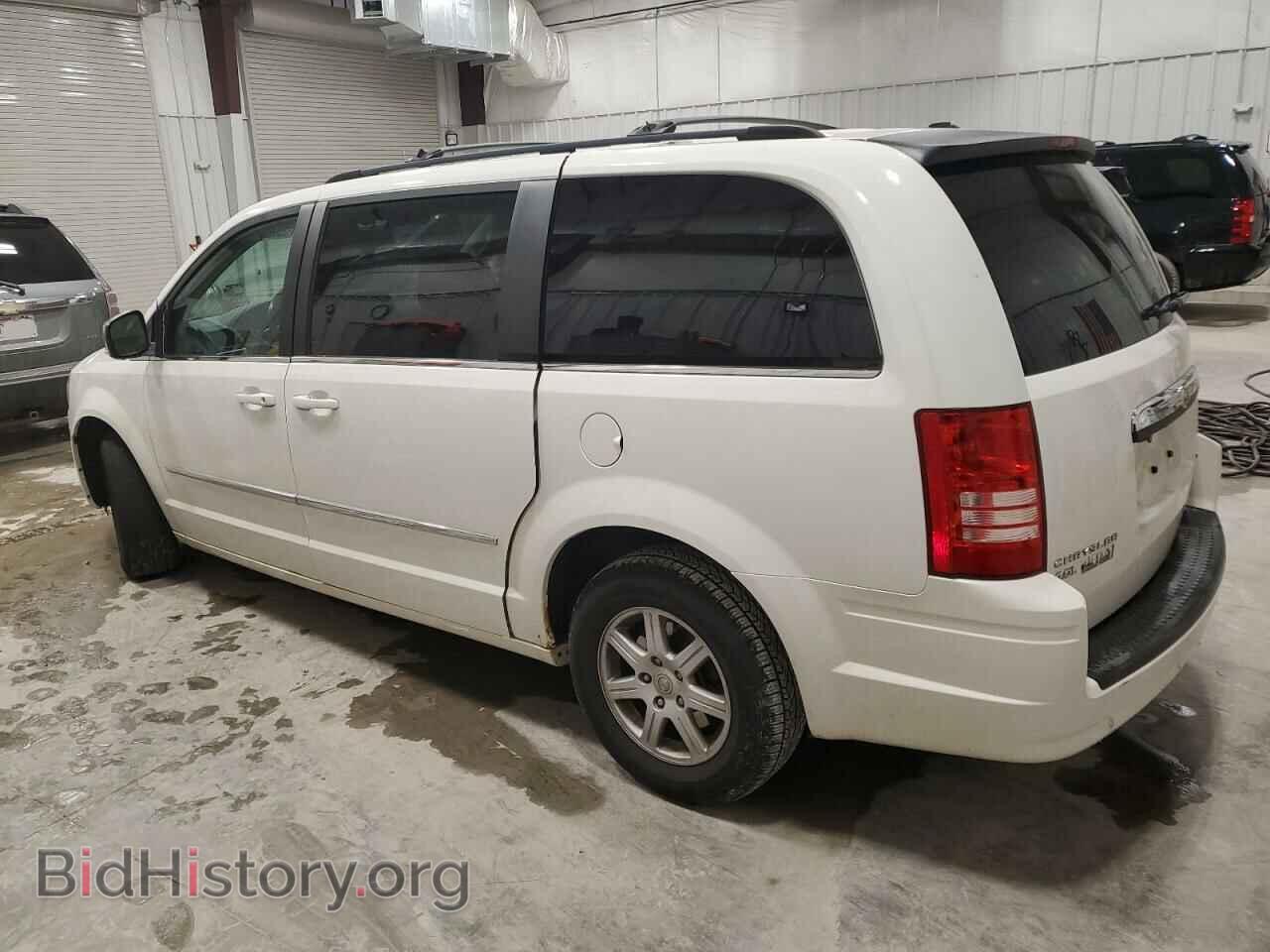 2010 CHRYSLER MINIVAN - VIN: 2A4RR8DX8AR415619 - Фото 2