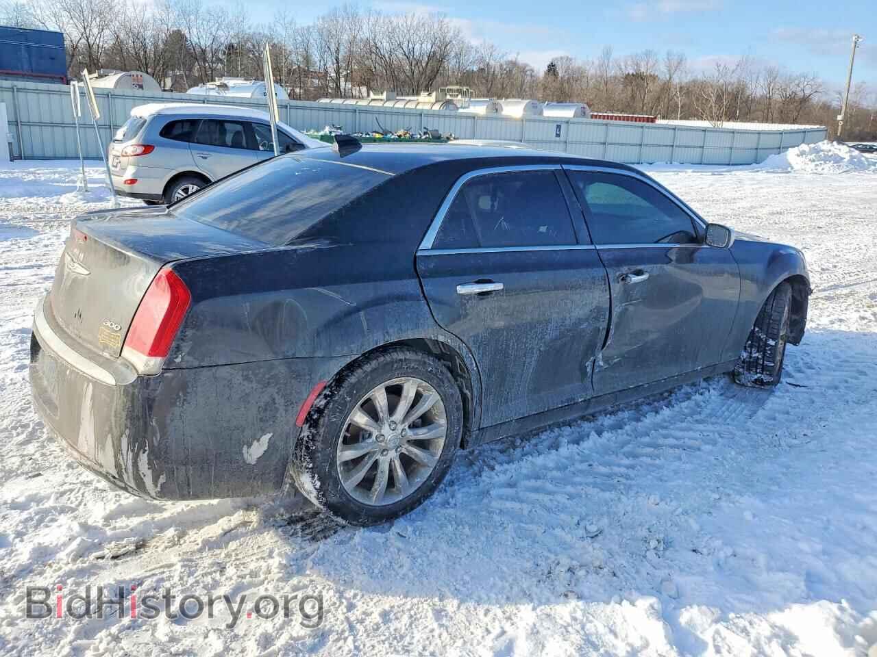 2019 CHRYSLER 300 - VIN: 2C3CCAKG4KH542953 - Фото 3