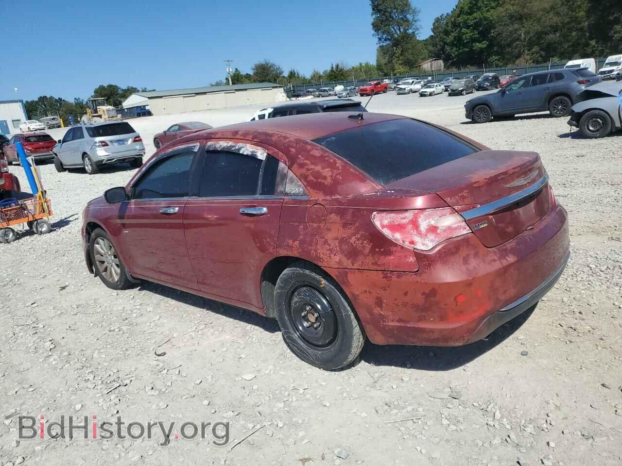 2013 CHRYSLER 200 - VIN: 1C3CCBCGXDN528117 - Фото 2