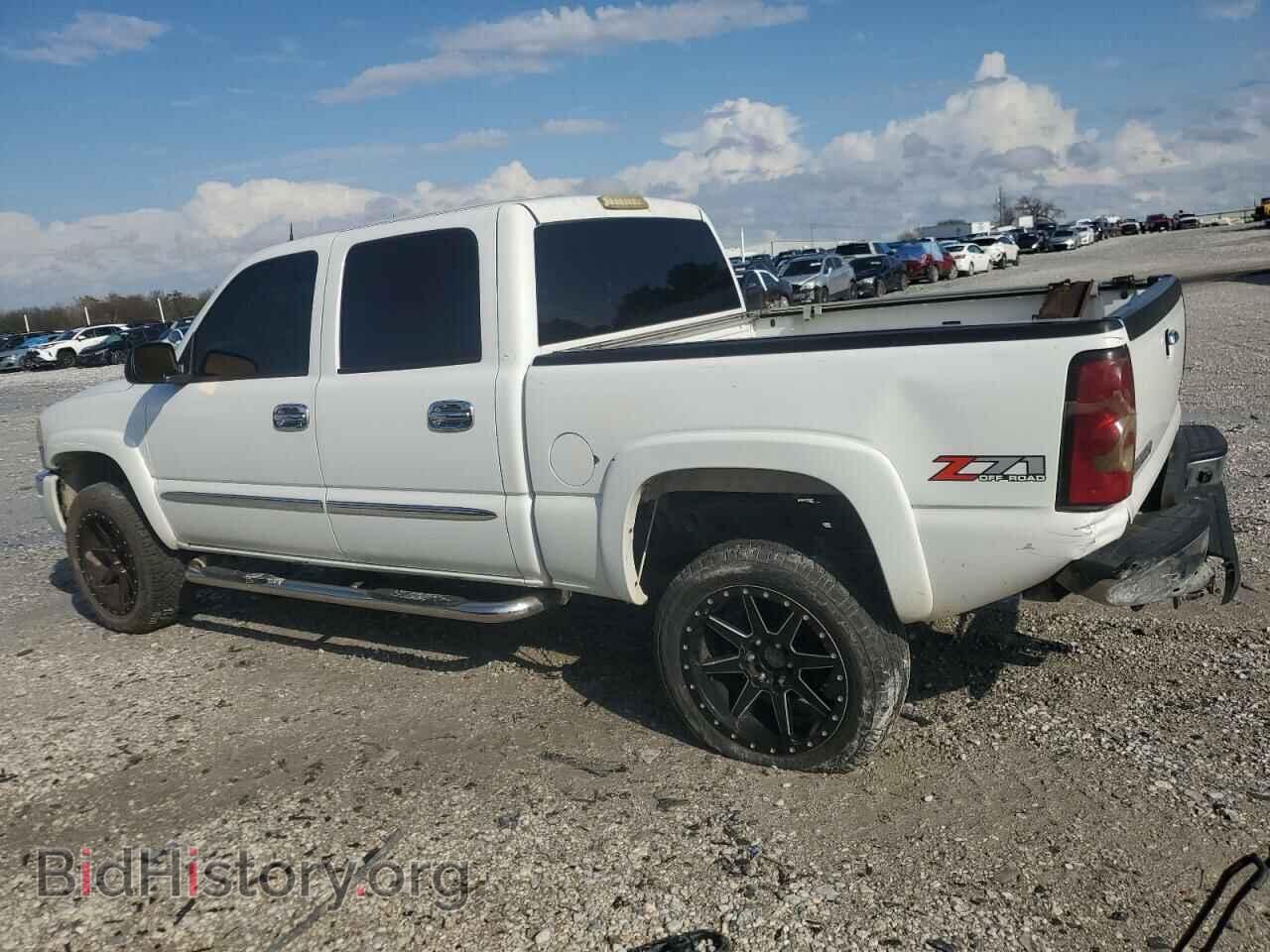 2005 GMC SIERRA - VIN: 2GTEK13TX51180529 - Photo 2
