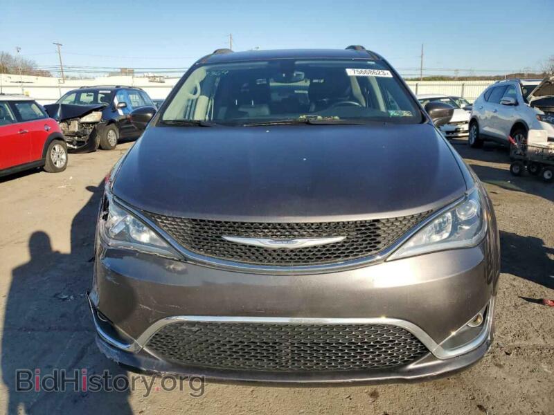 2017 Chrysler PACIFICA (VIN 2C4RC1BGXHR763689) — photo 5 of 12