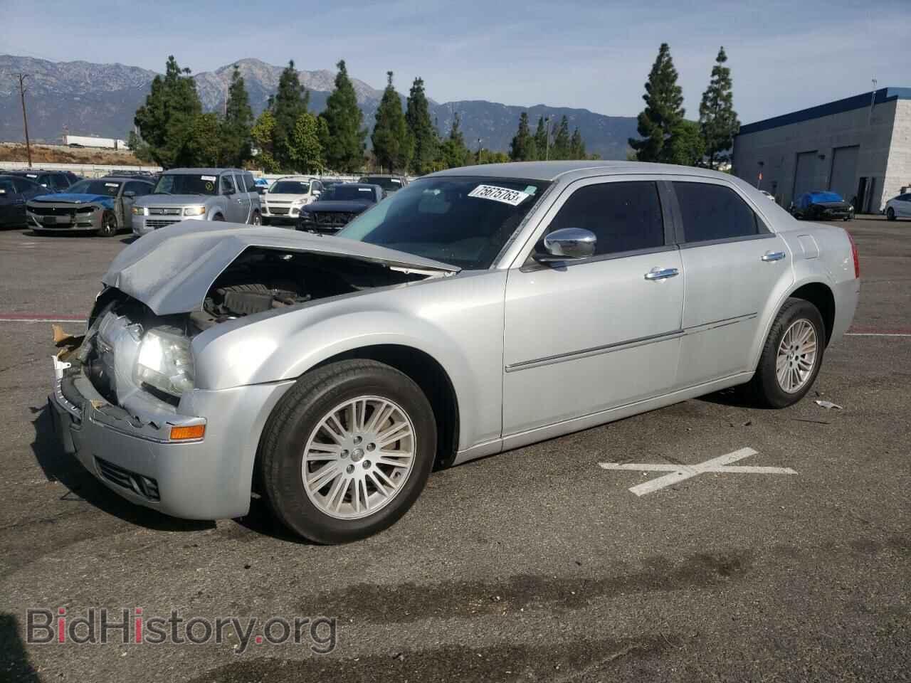 Фотография 2C3CA4CD8AH173928 - CHRYSLER 300 2010
