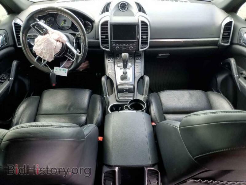 2016 Porsche CAYENNE (VIN WP1AE2A23GLA64848) — фото 8 из 13