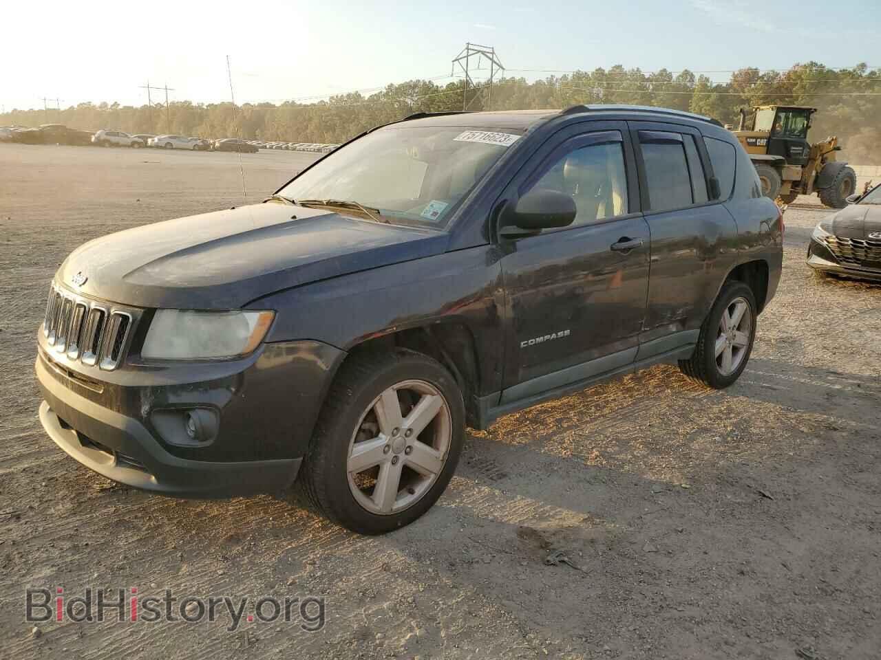 Photo 1J4NF5FB6BD223997 - JEEP COMPASS 2011