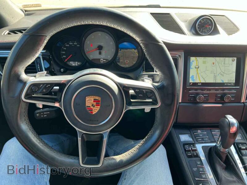 2016 Porsche MACAN (VIN WP1AB2A54GLB42895) — photo 7 of 10