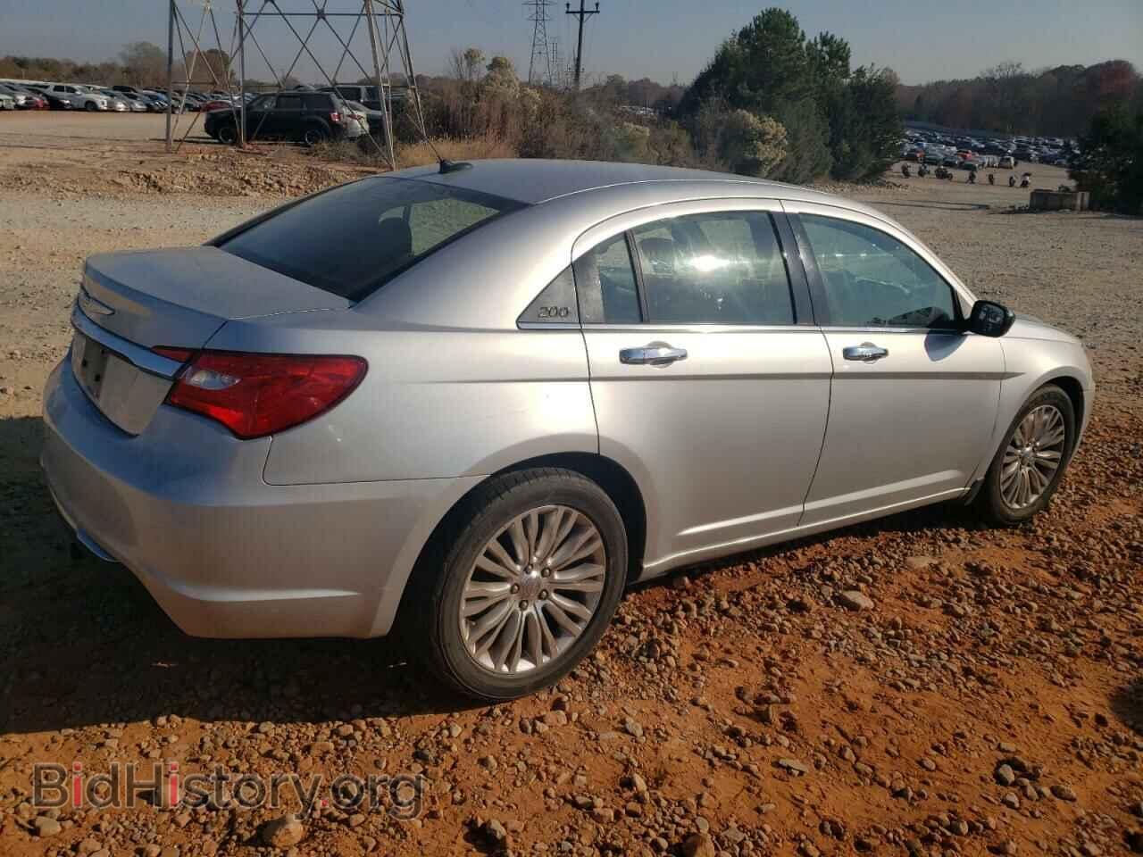 2011 CHRYSLER 200 - VIN: 1C3BC2FGXBN556018 - Фото 3