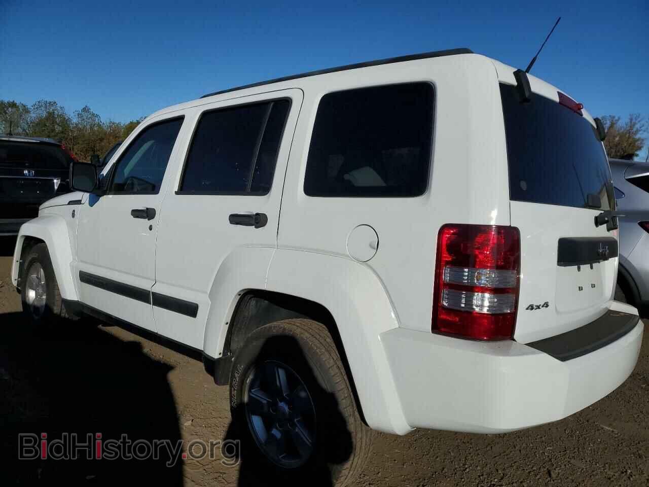 2011 JEEP LIBERTY - VIN: 1J4PN2GK5BW569410 - Фото 2