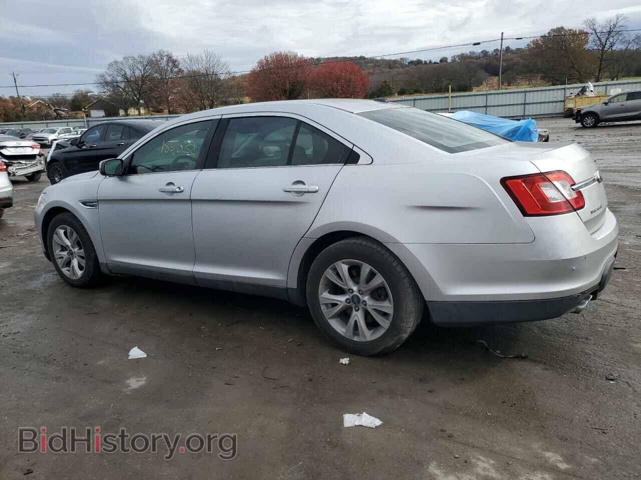 2011 FORD TAURUS - VIN: 1FAHP2EW0BG137849 - Фото 2