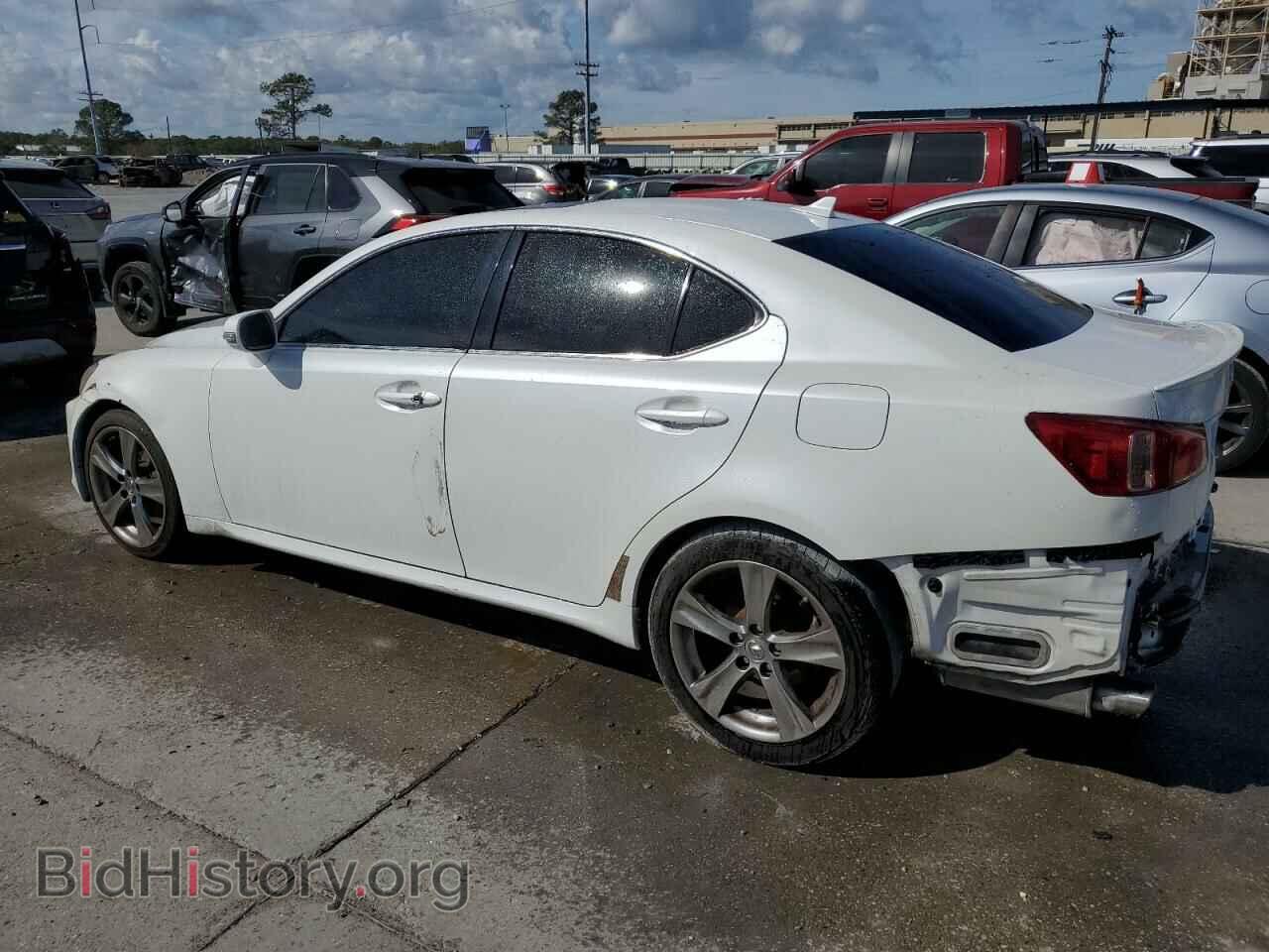 2011 LEXUS IS - VIN: JTHBF5C23B5154952 - Photo 2