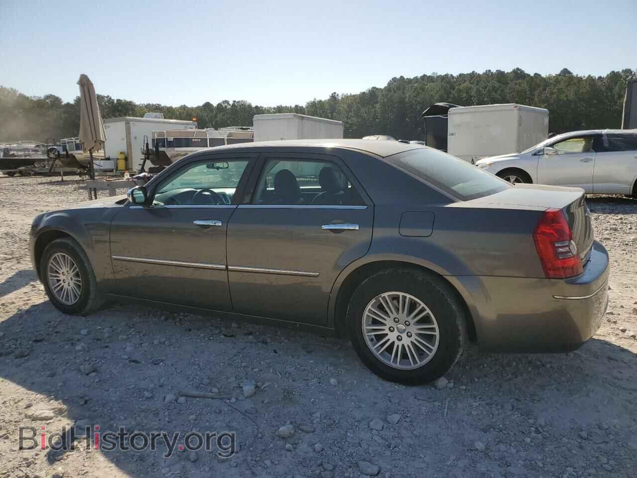 2010 CHRYSLER 300 - VIN: 2C3CA5CVXAH230175 - Фото 2