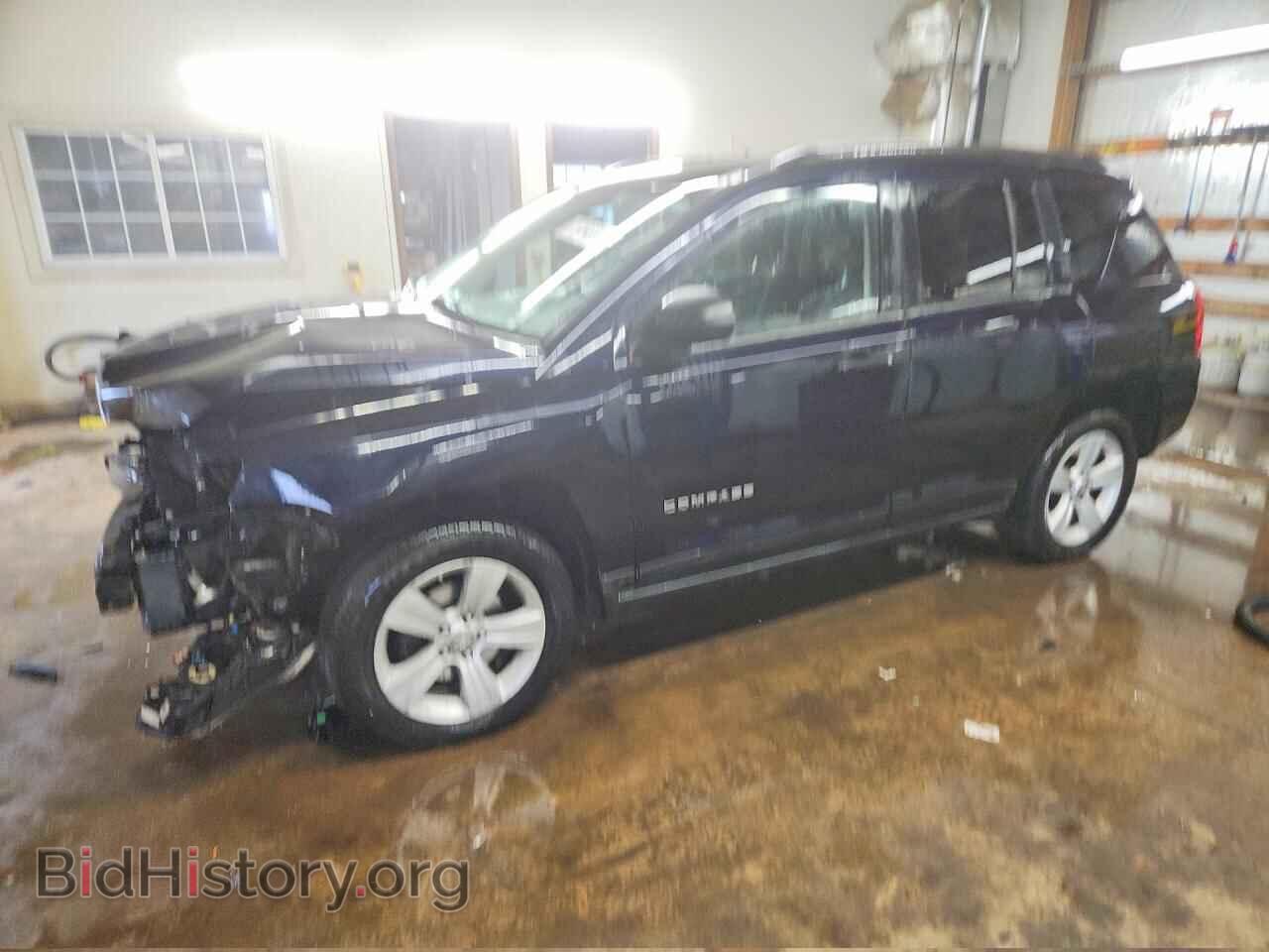 Photo 1J4NT1FB8BD203901 - JEEP COMPASS 2011