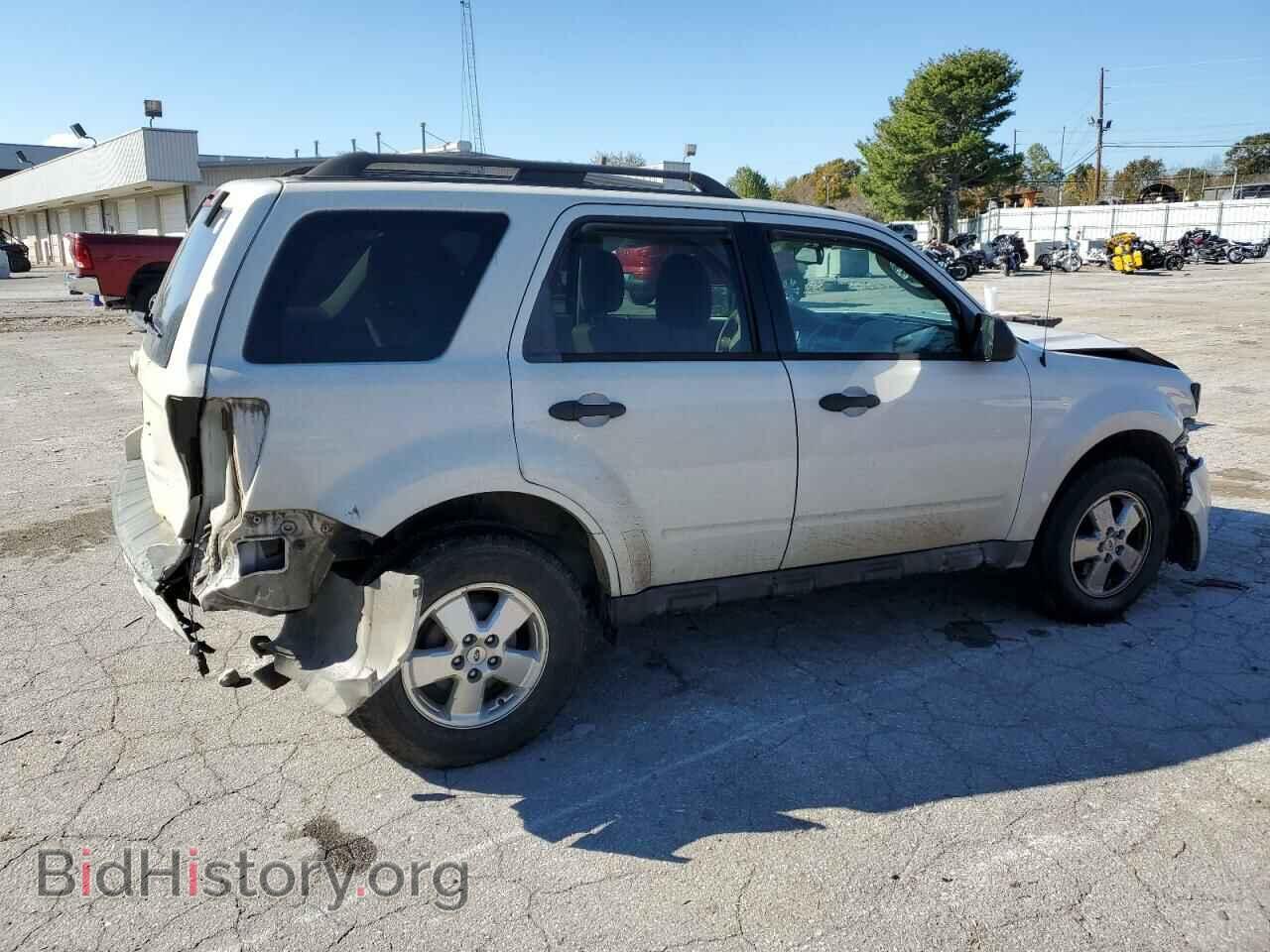2011 FORD ESCAPE - VIN: 1FMCU0D75BKB27399 - Фото 3
