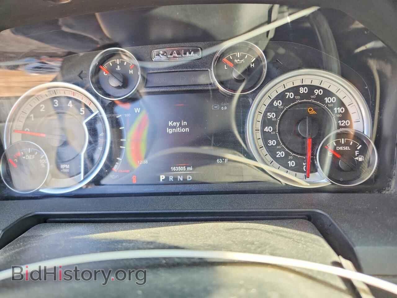 2018 RAM All Models - VIN: 3C6UR5ML8JG169664 - Photo 9
