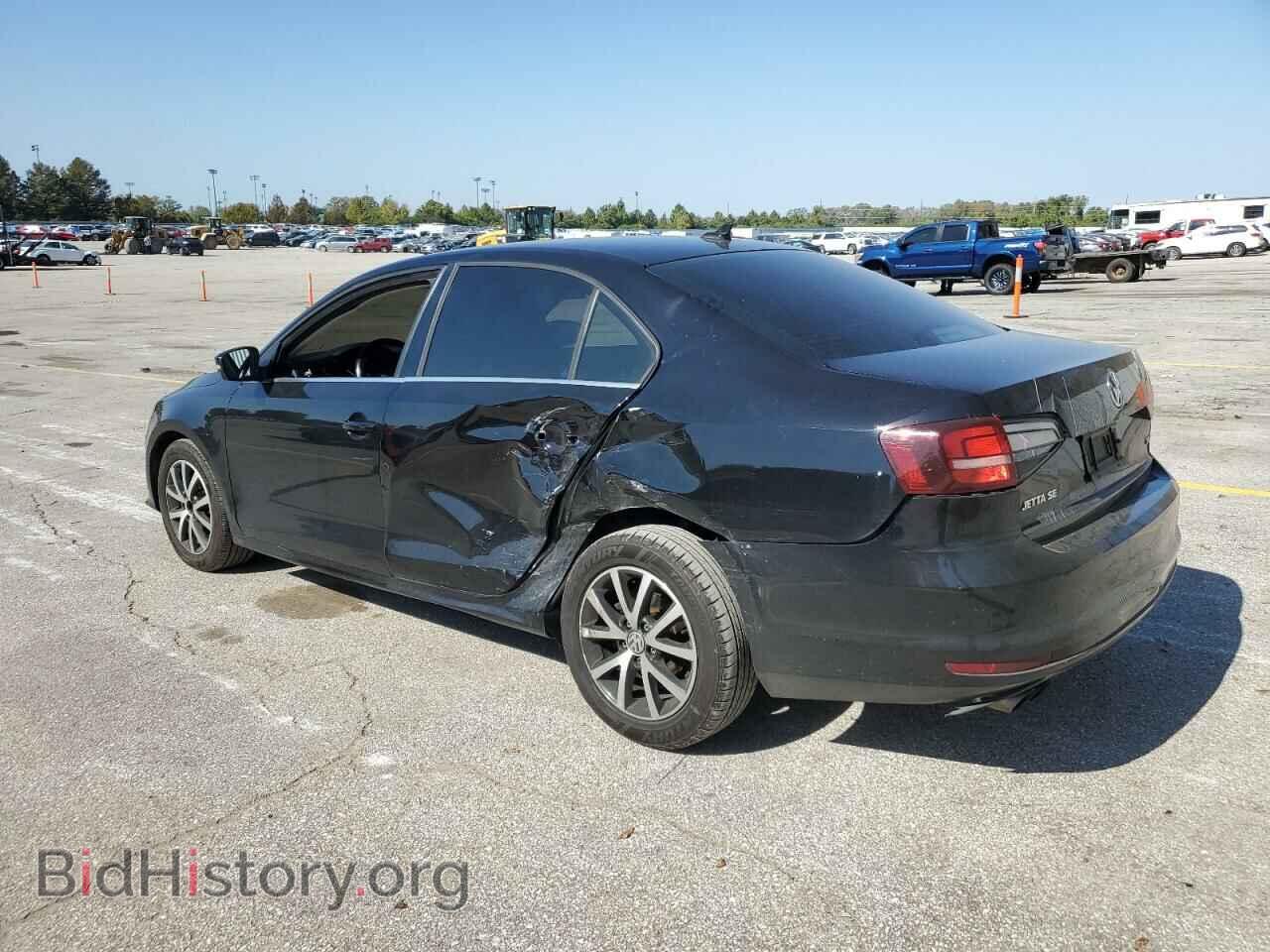 2017 VOLKSWAGEN JETTA - VIN: 3VWDB7AJ8HM201906 - Фото 2