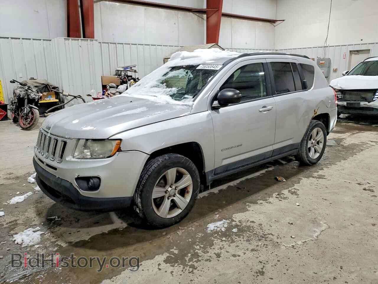 Photo 1J4NF1FB1BD207103 - JEEP COMPASS 2011