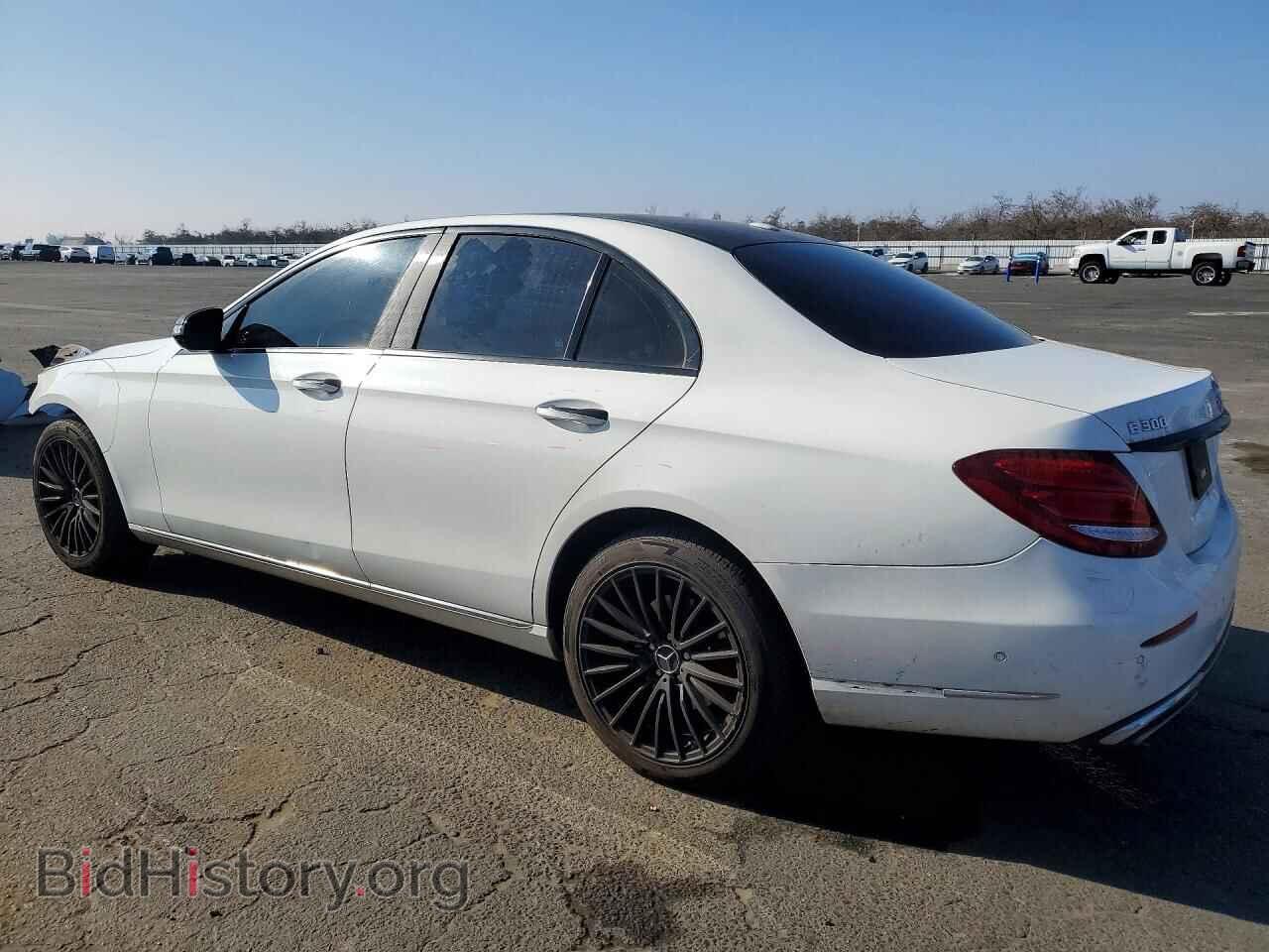 2017 MERCEDES-BENZ E-CLASS - VIN: WDDZF4JB2HA277225 - Фото 2