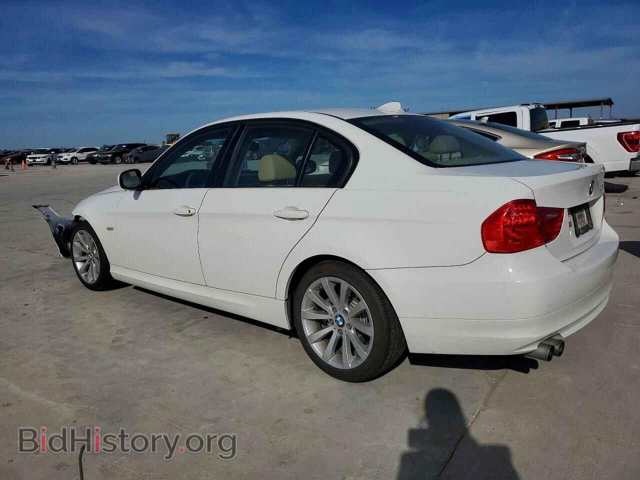 2011 BMW 3 SERIES - VIN: WBAPH7C52BA802230 - Фото 2