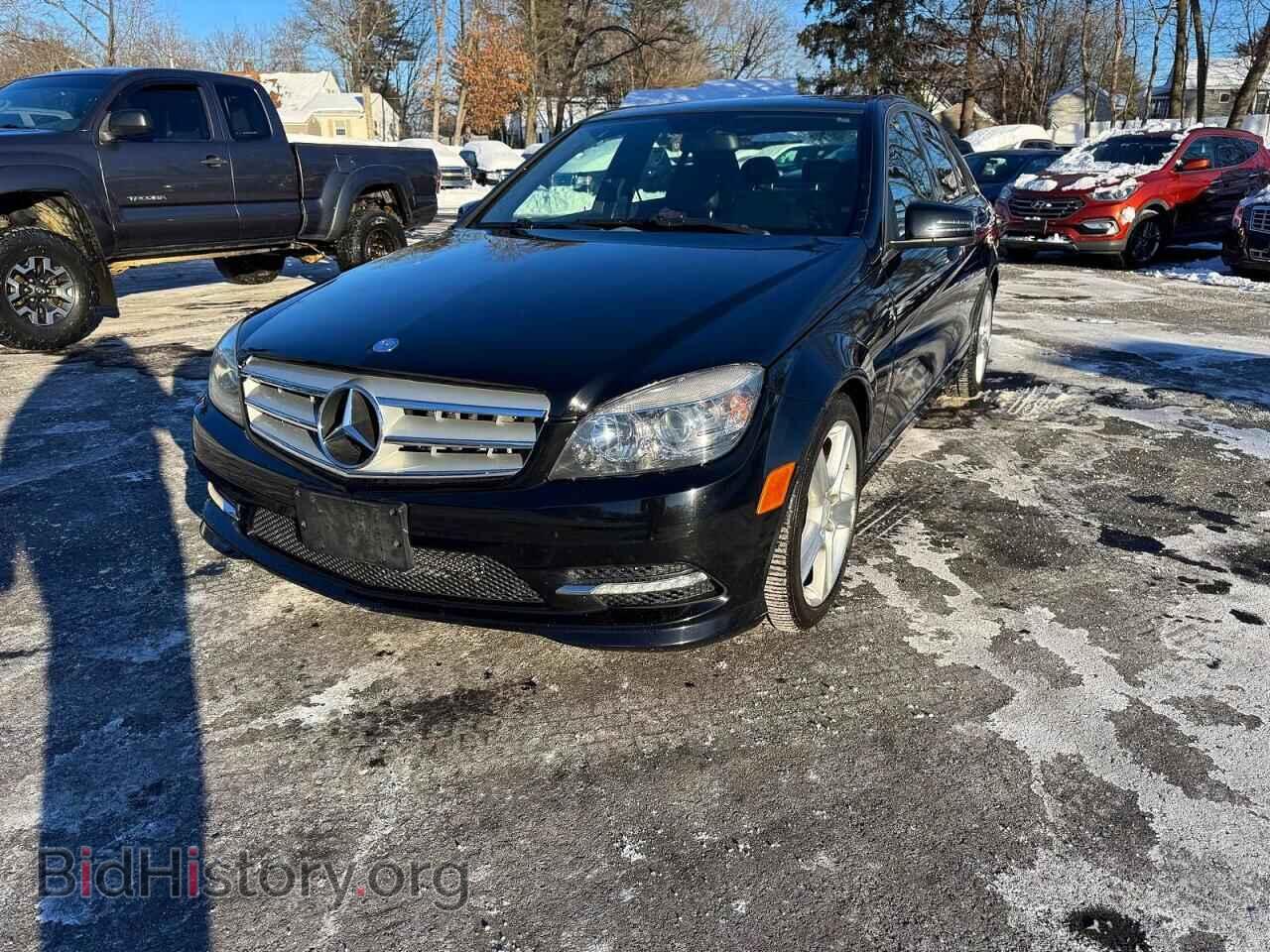 Photo WDDGF8BB0BR180370 - MERCEDES-BENZ C-CLASS 2011