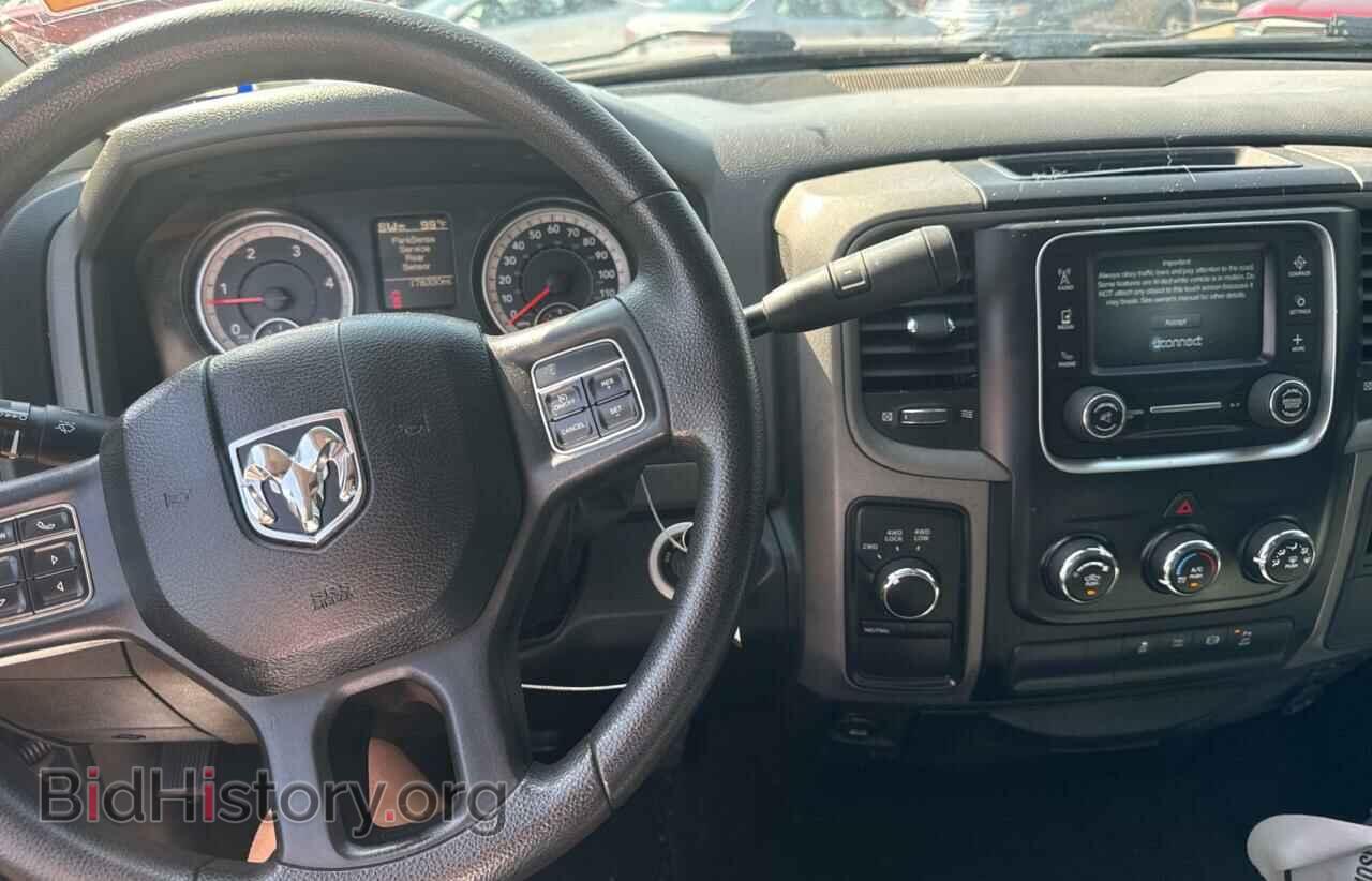 2016 RAM All Models - VIN: 3C6UR5CL5GG113174 - Photo 9