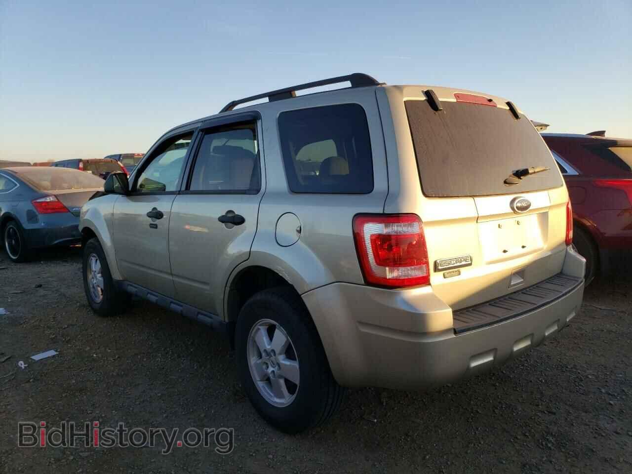 2011 FORD ESCAPE - VIN: 1FMCU0D79BKB38650 - Фото 2