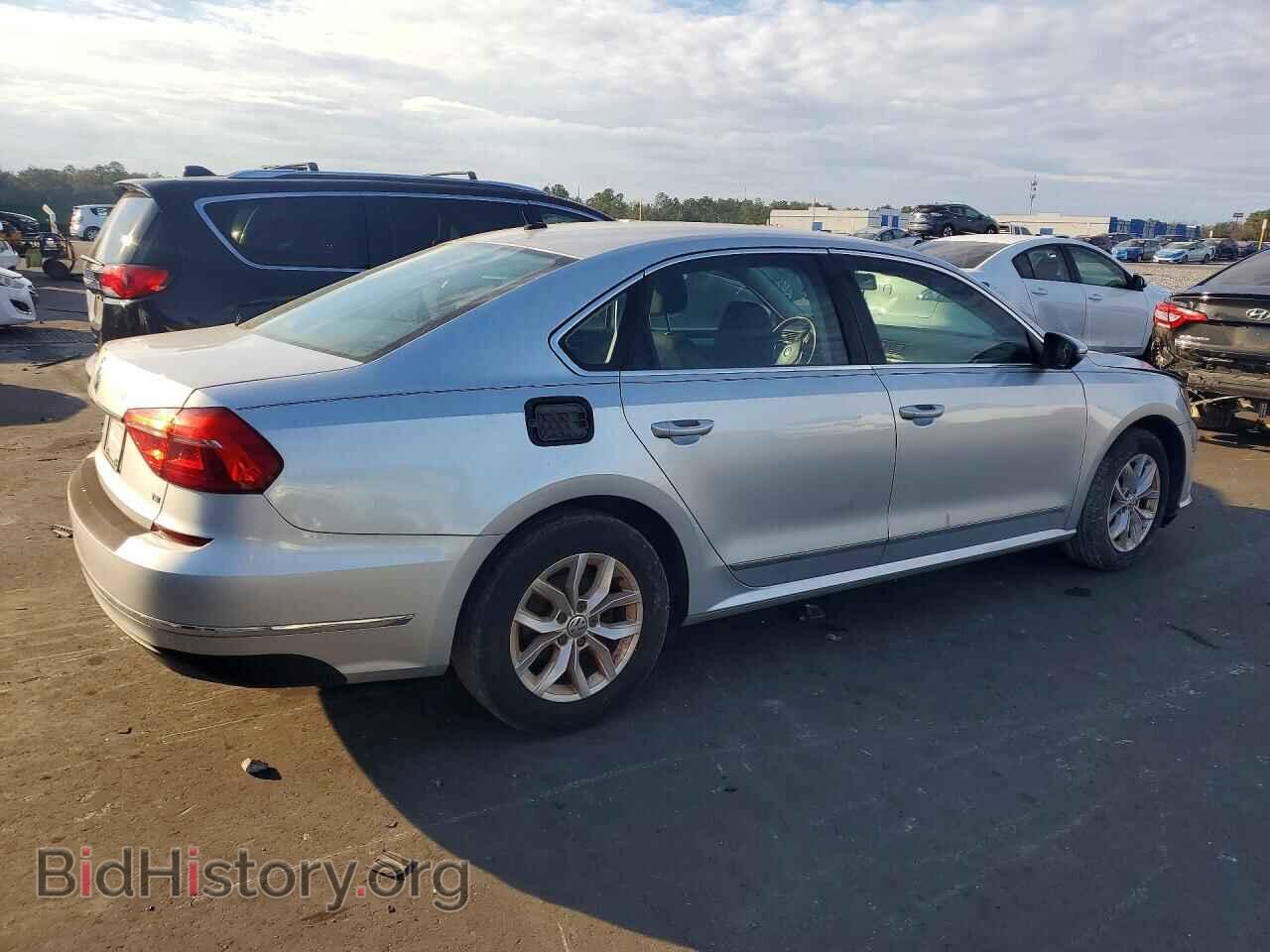 2016 VOLKSWAGEN PASSAT - VIN: 1VWAT7A34GC024949 - Photo 3