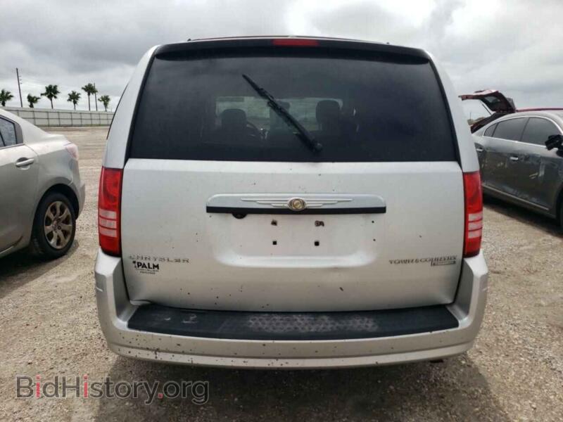 2010 Chrysler MINIVAN (VIN 2A4RR5D10AR217658) — photo 6 of 14