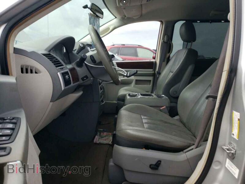 2010 Chrysler MINIVAN (VIN 2A4RR5D10AR217658) — photo 7 of 14