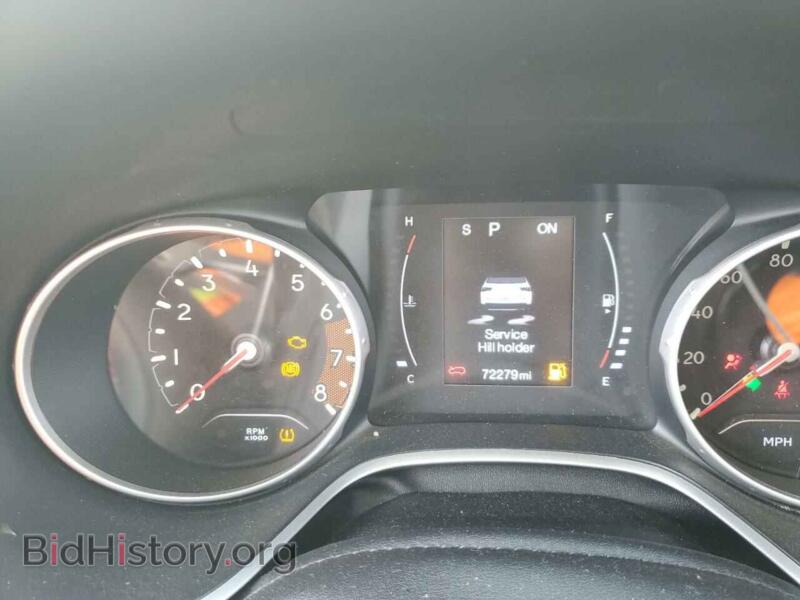 2020 Jeep COMPASS (VIN 3C4NJDBB7LT145620) — фото 9 из 12
