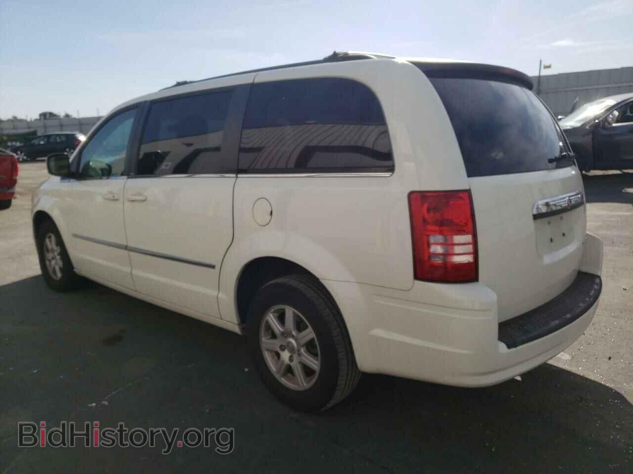 2010 CHRYSLER MINIVAN - VIN: 2A4RR5D17AR451182 - Фото 2