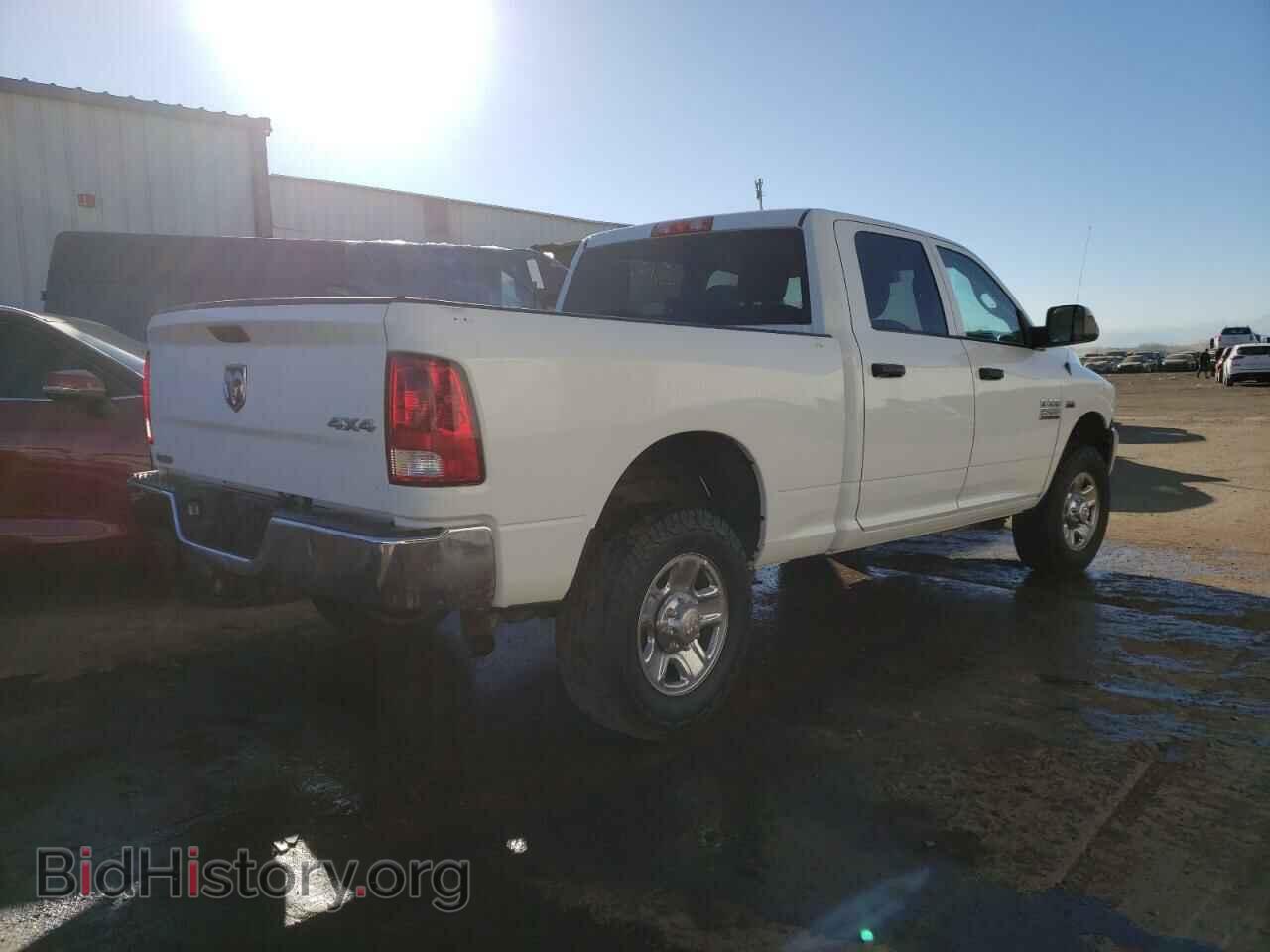 2017 RAM All Models - VIN: 3C6UR5CJ1HG653363 - Photo 3