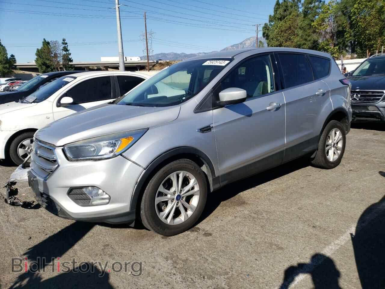 Фотография 1FMCU0GD3HUF08487 - FORD ESCAPE 2017