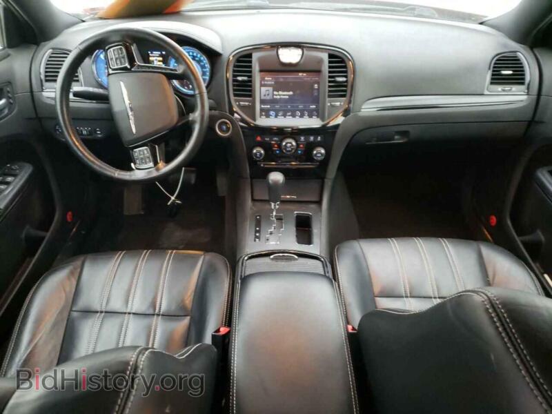 2012 Chrysler 300 (VIN 2C3CCAJT5CH137359) — фото 8 из 12